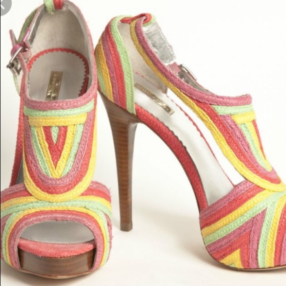 Report Signature Lucie Heels
